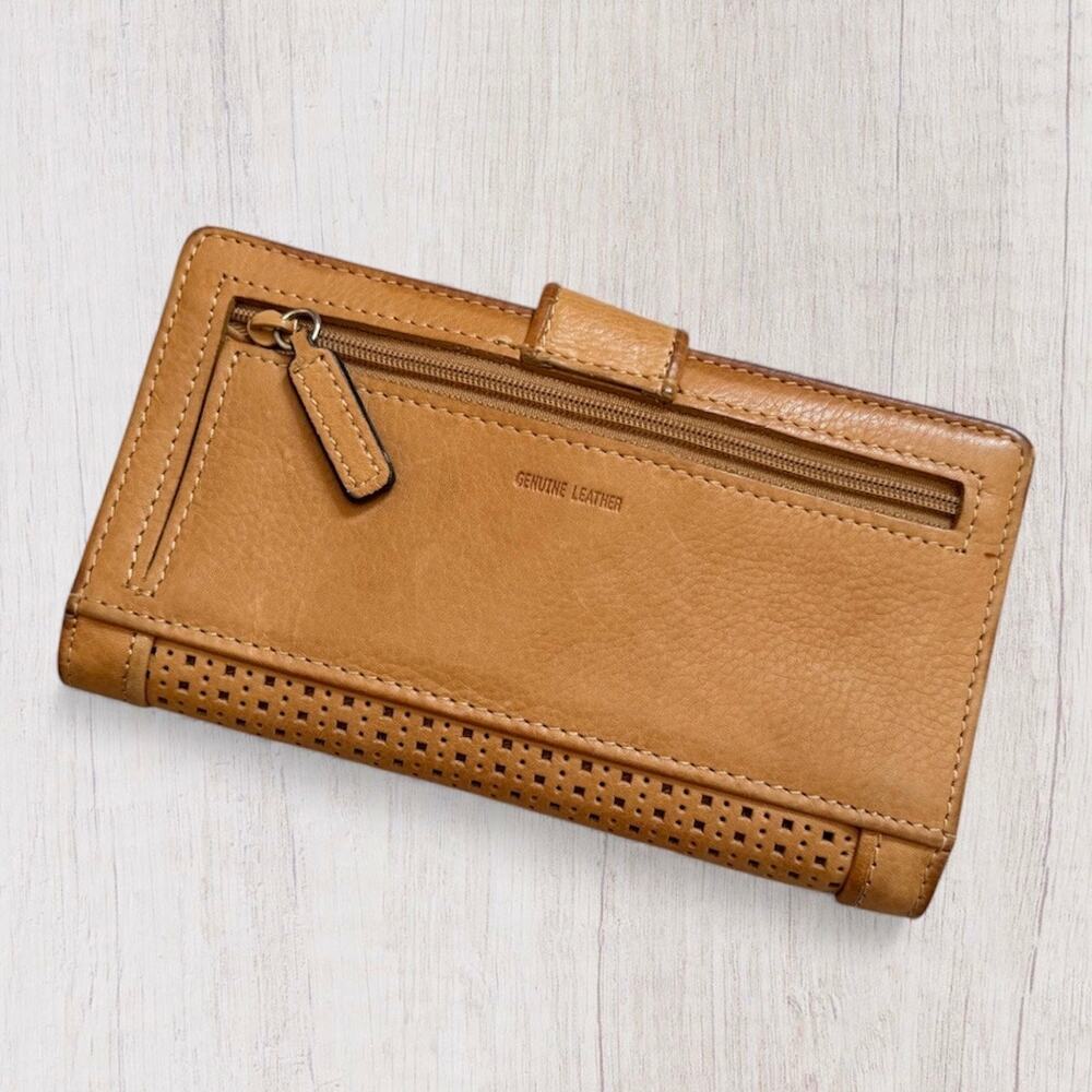 Fossil Tan Genuine Leather Perforated Clutch Wallet Snap-Tab - Picture 4 of 10